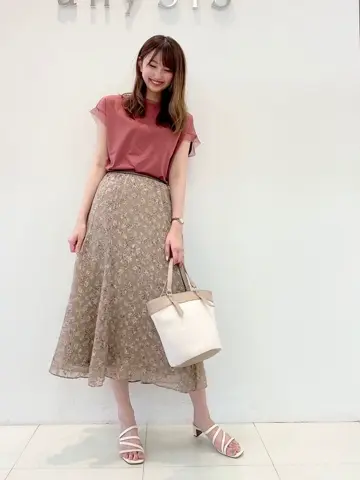 ANY SIS スタッフ コーディネート画像