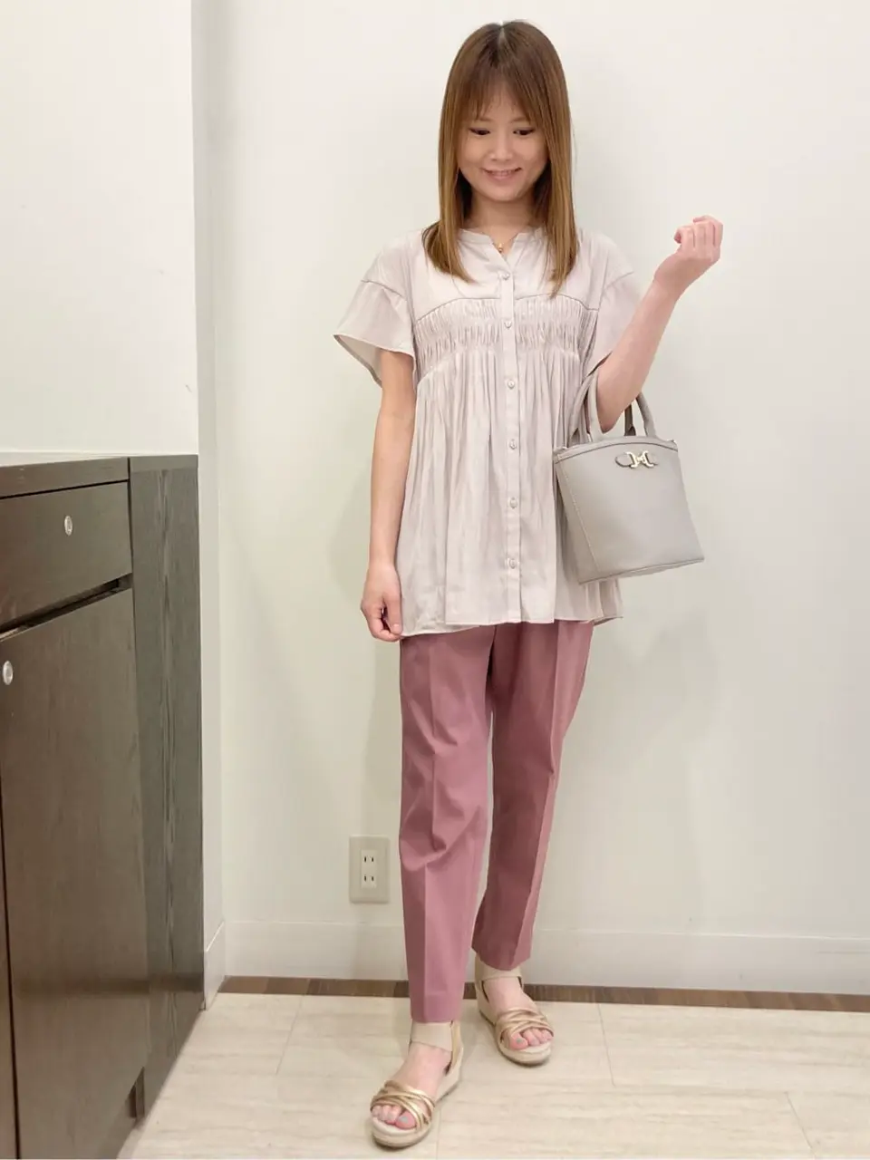 ANY SIS スタッフ コーディネート画像