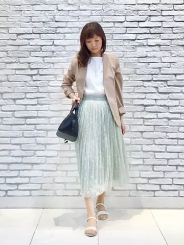 ANY SIS スタッフ コーディネート画像