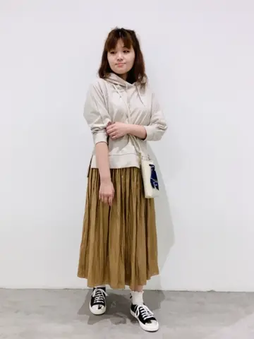 ANY SIS 川根　彩 コーディネート画像