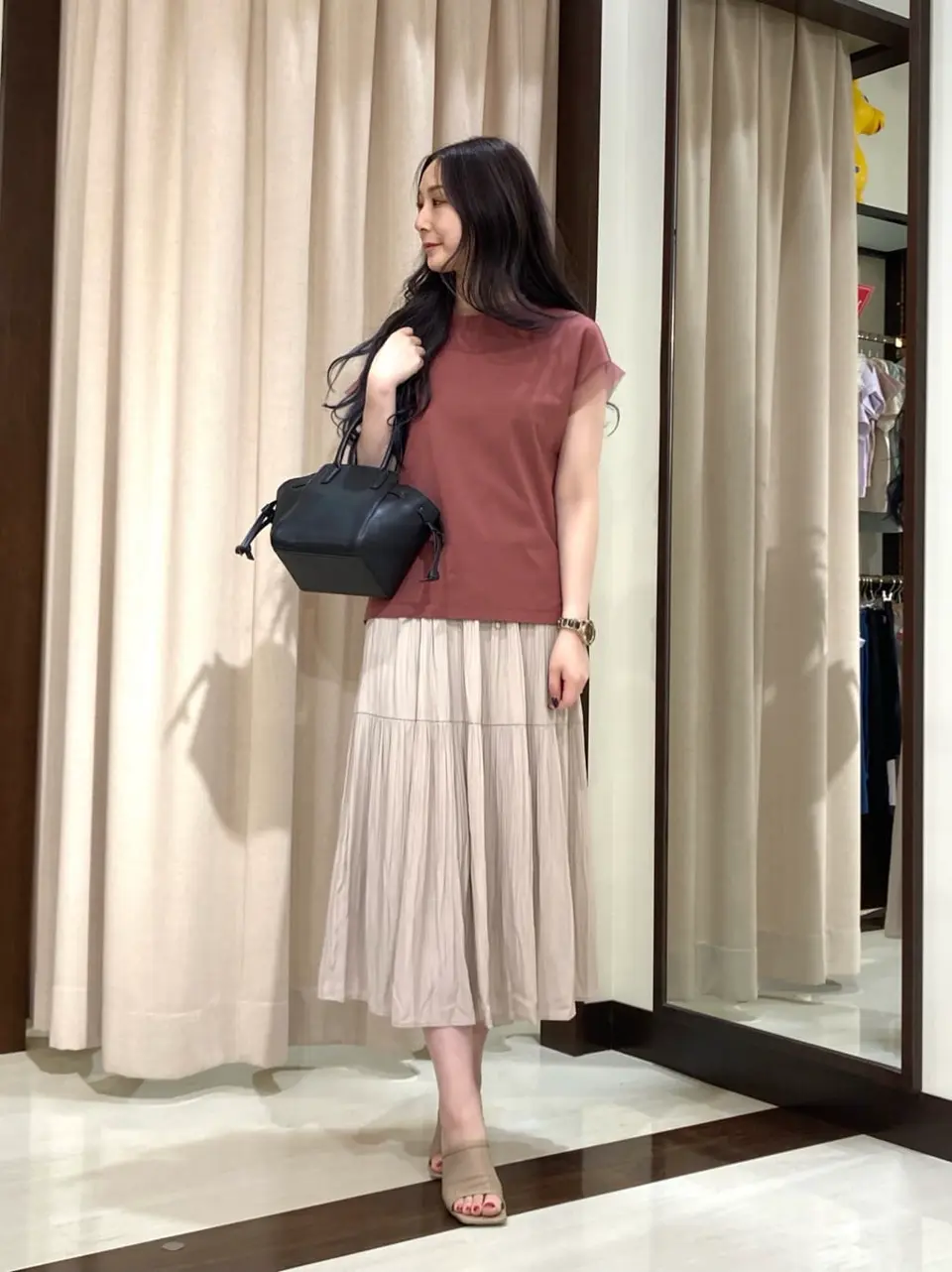 ANY SIS STAFF コーディネート画像