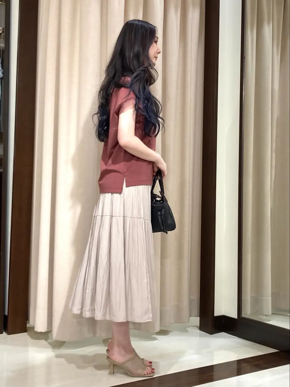 ANY SIS STAFF コーディネート画像