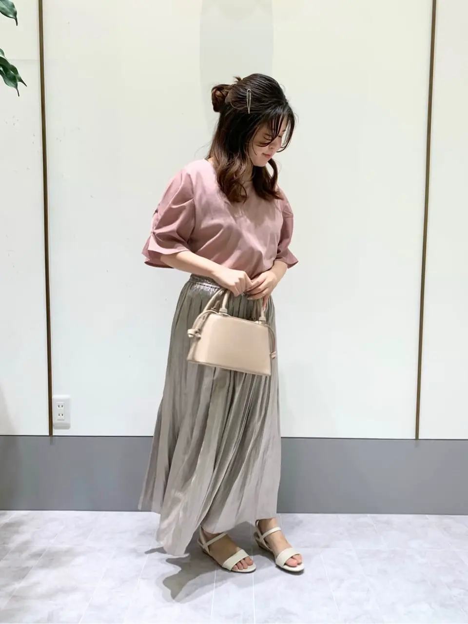 ANY SIS スタッフ コーディネート画像