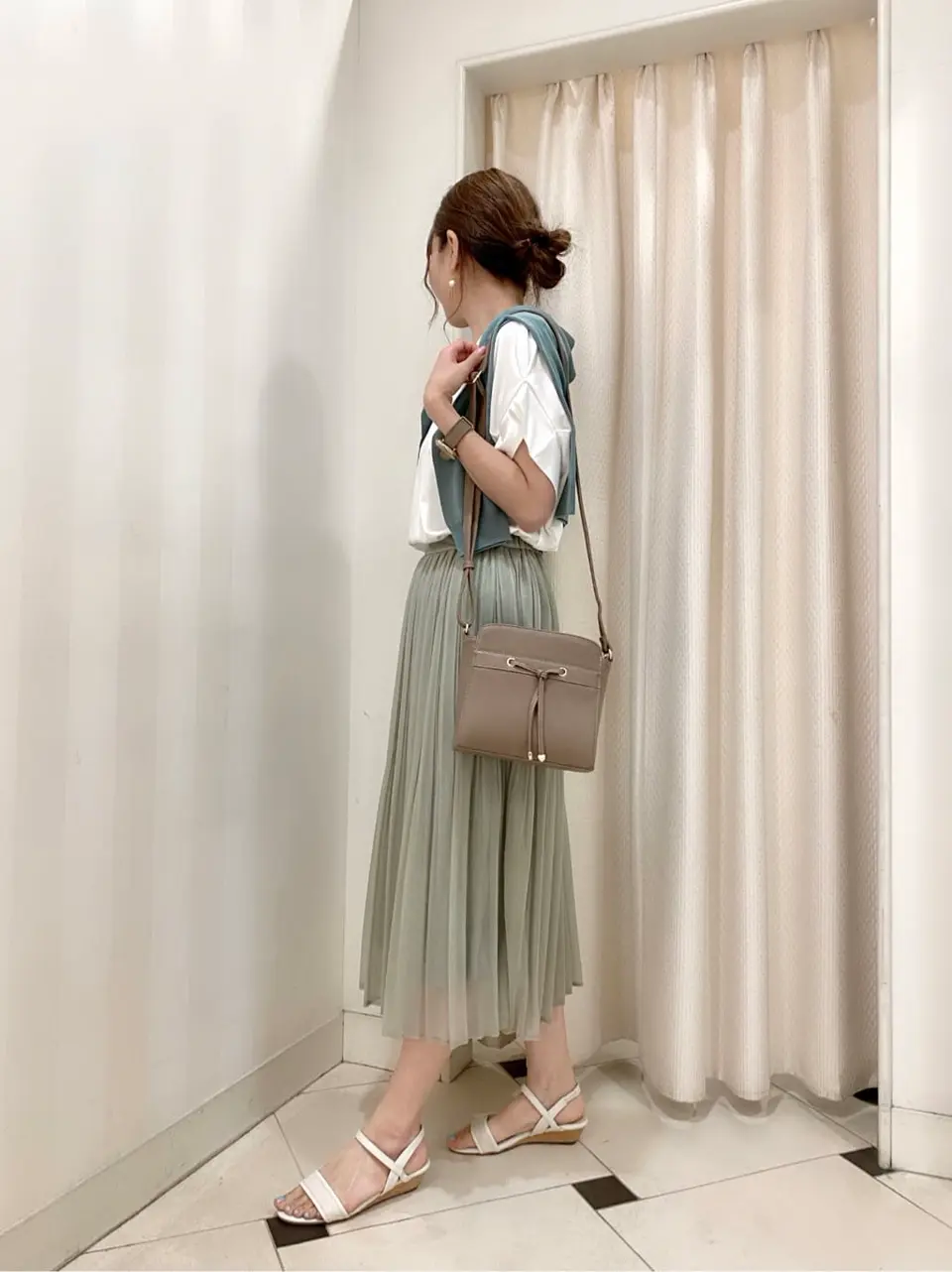 ANY SIS 金井 コーディネート画像