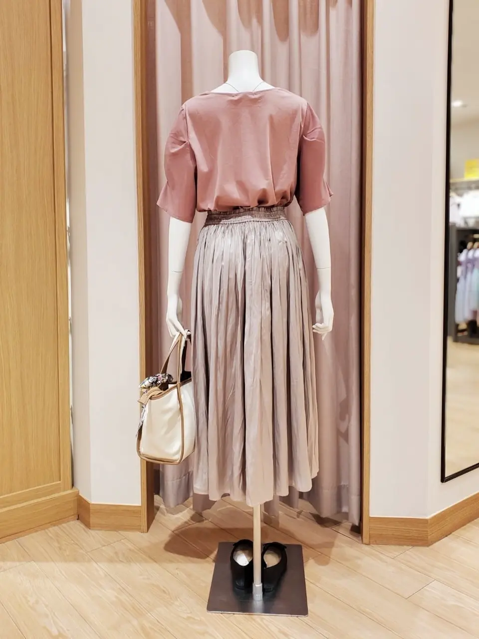 ANY SIS 岩田 コーディネート画像