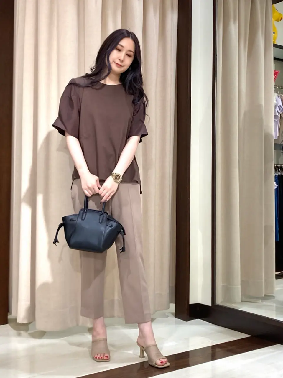 ANY SIS STAFF コーディネート画像