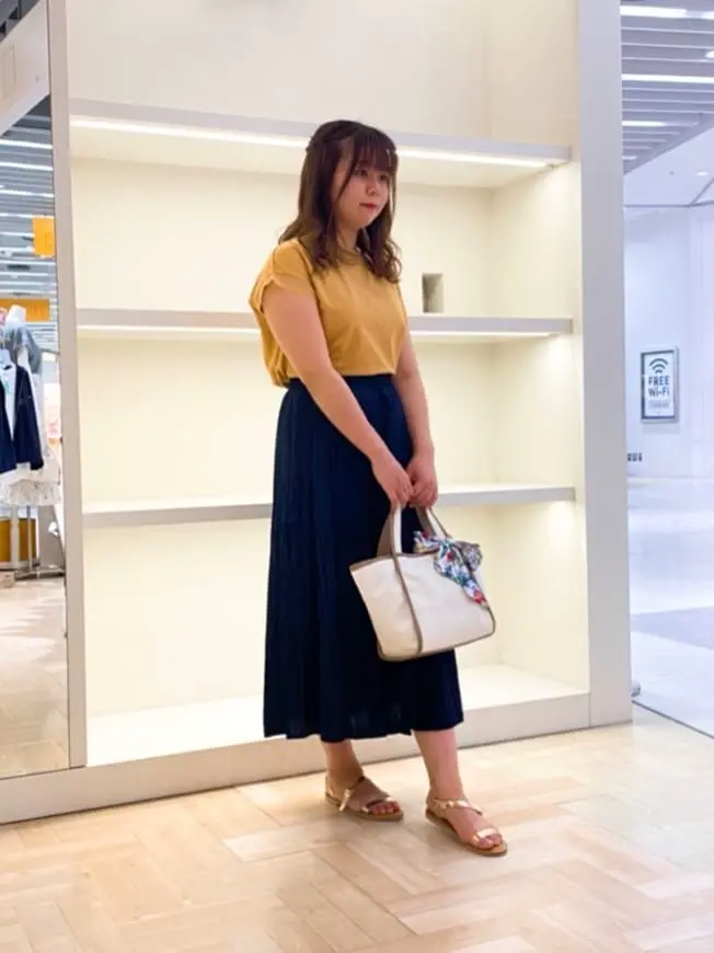 ANY SIS スタッフ コーディネート画像