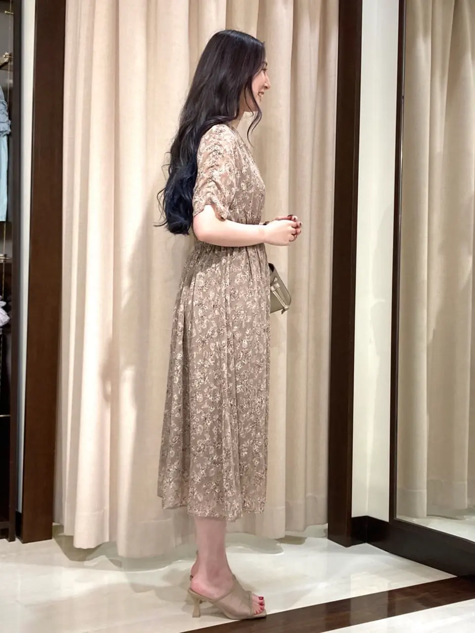 ANY SIS STAFF コーディネート画像