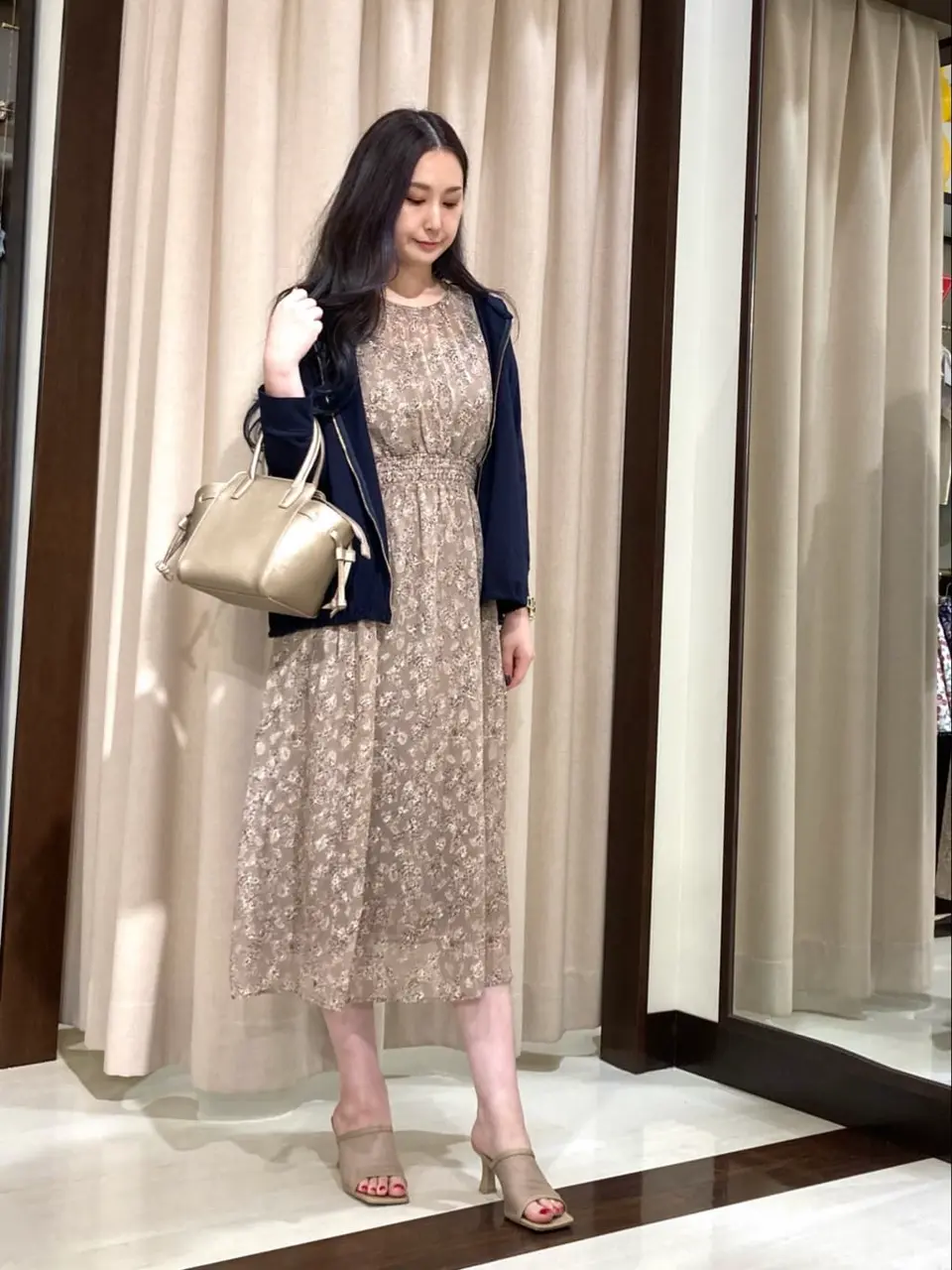 ANY SIS STAFF コーディネート画像