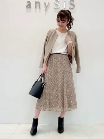 ANY SIS スタッフ コーディネート画像