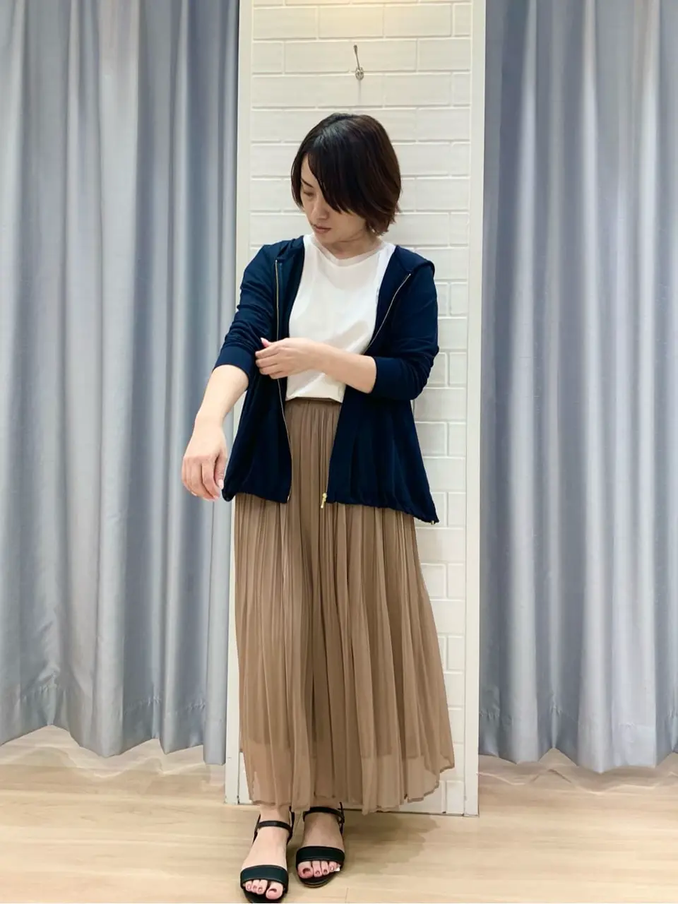 ANY SIS 丸岡 コーディネート画像