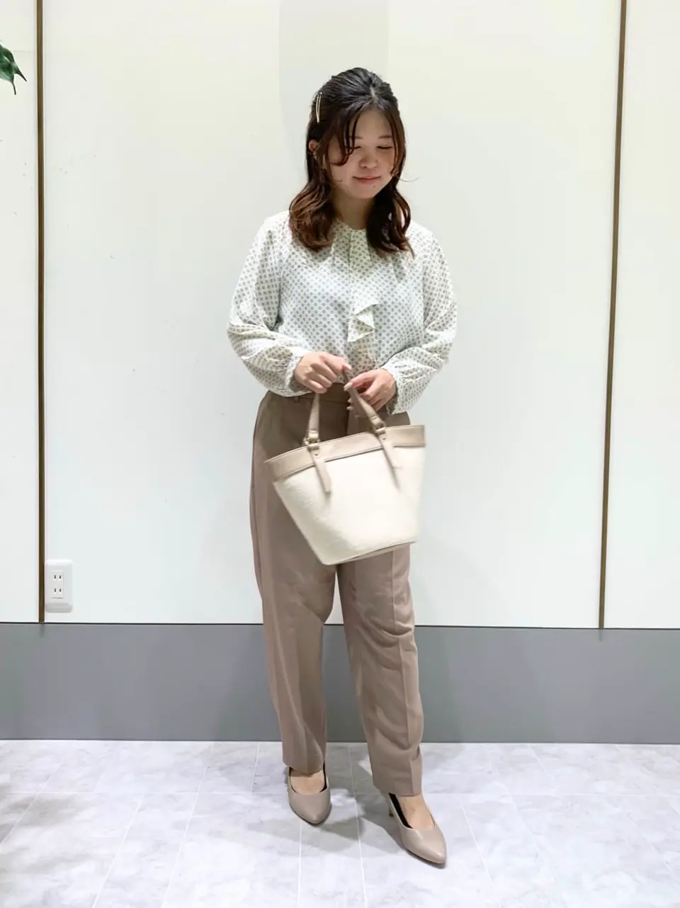 ANY SIS スタッフ コーディネート画像