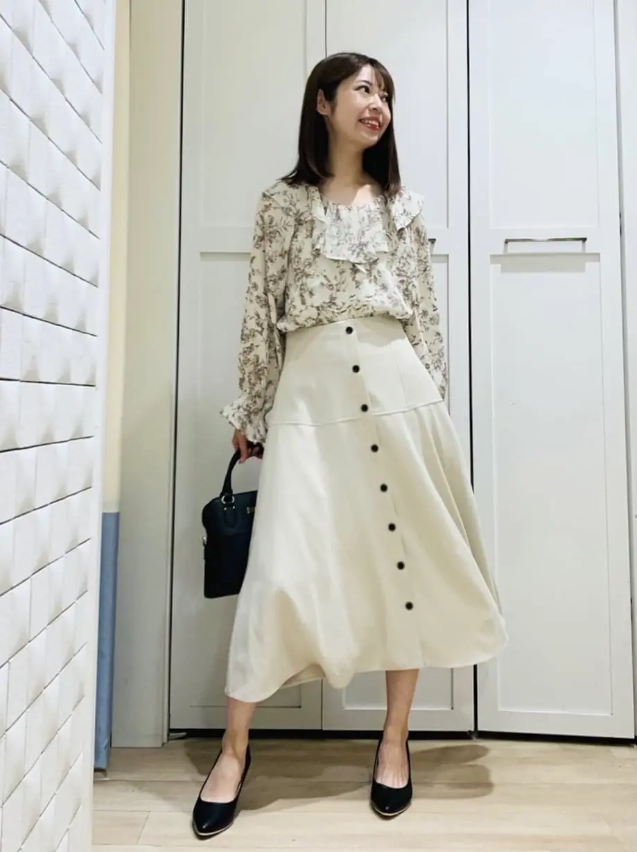 ANY SIS スタッフ コーディネート画像