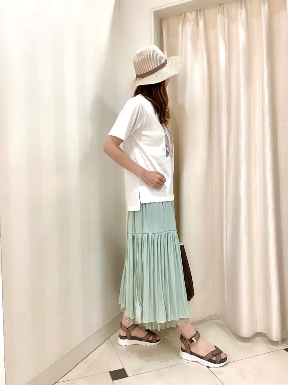 ANY SIS 金井 コーディネート画像