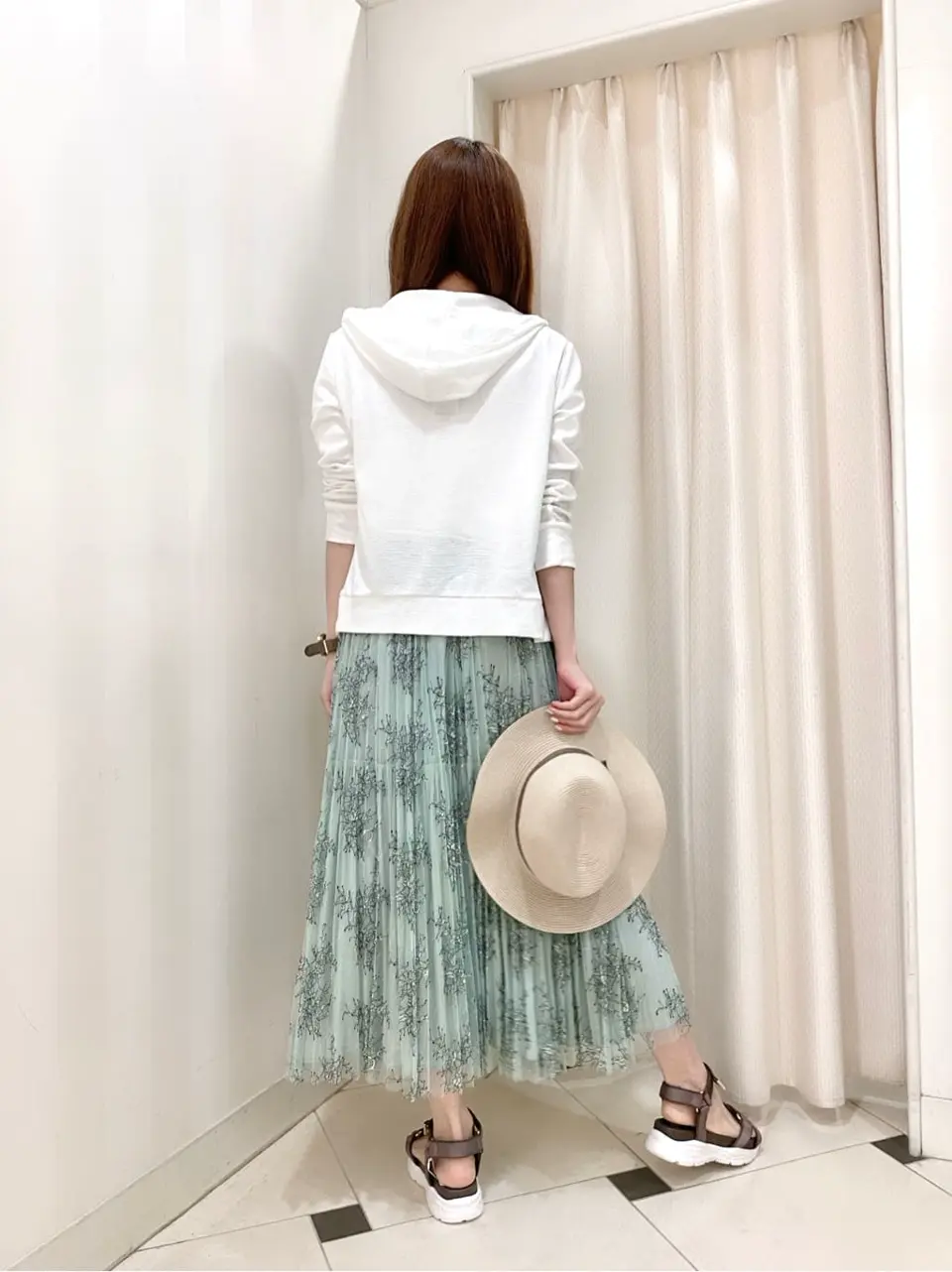 ANY SIS 金井 コーディネート画像