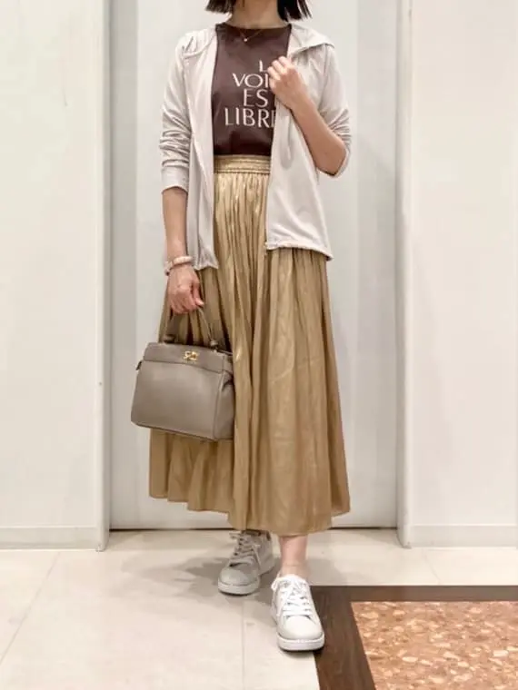 ANY SIS スタッフ コーディネート画像