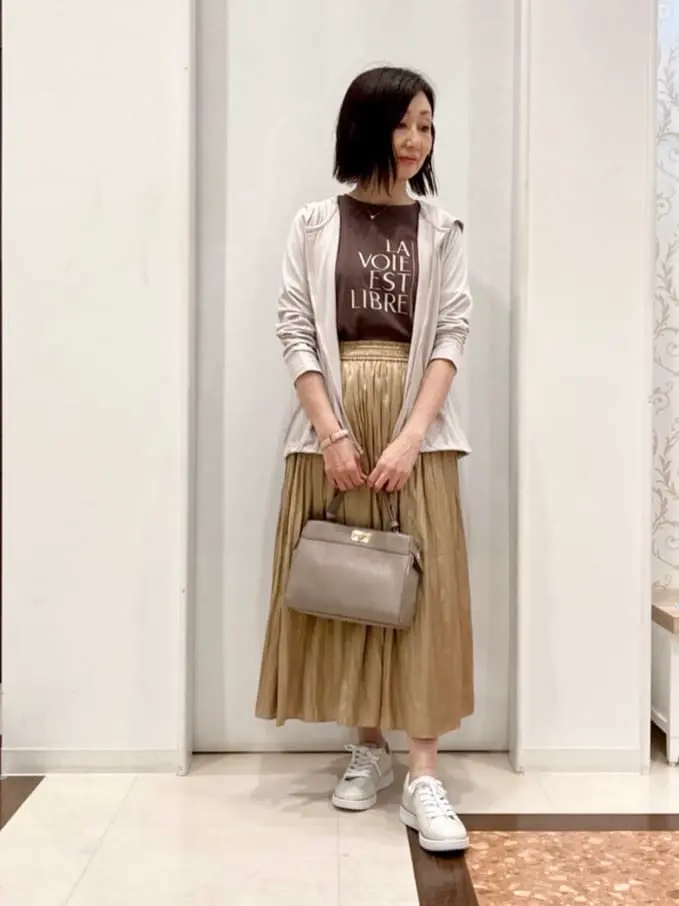 ANY SIS スタッフ コーディネート画像