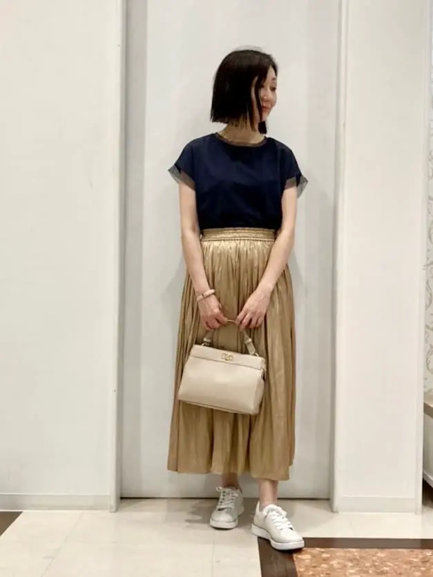 ANY SIS スタッフ コーディネート画像