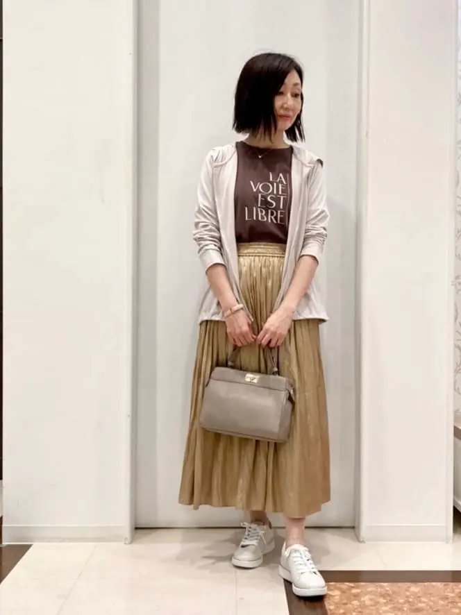 ANY SIS スタッフ コーディネート画像