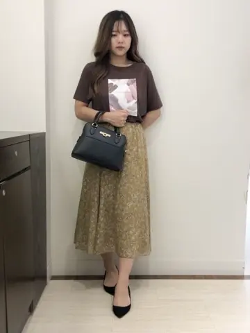 ANY SIS スタッフ コーディネート画像