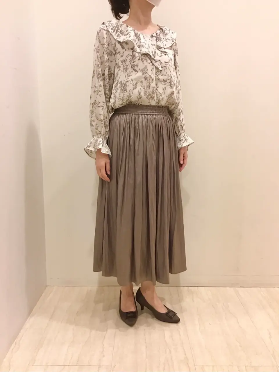 ANY SIS スタッフ コーディネート画像