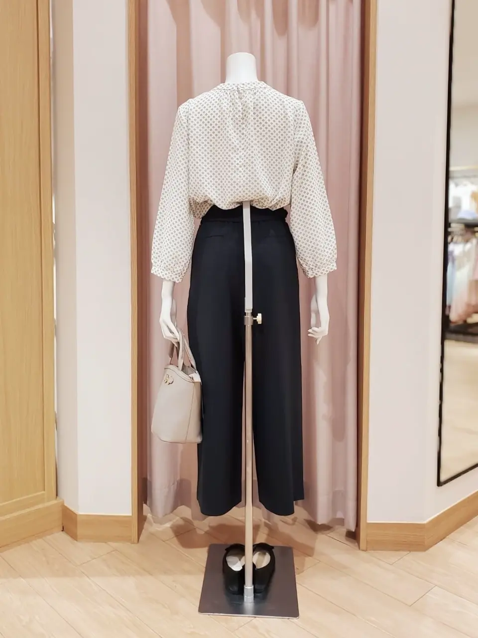 ANY SIS 岩田 コーディネート画像