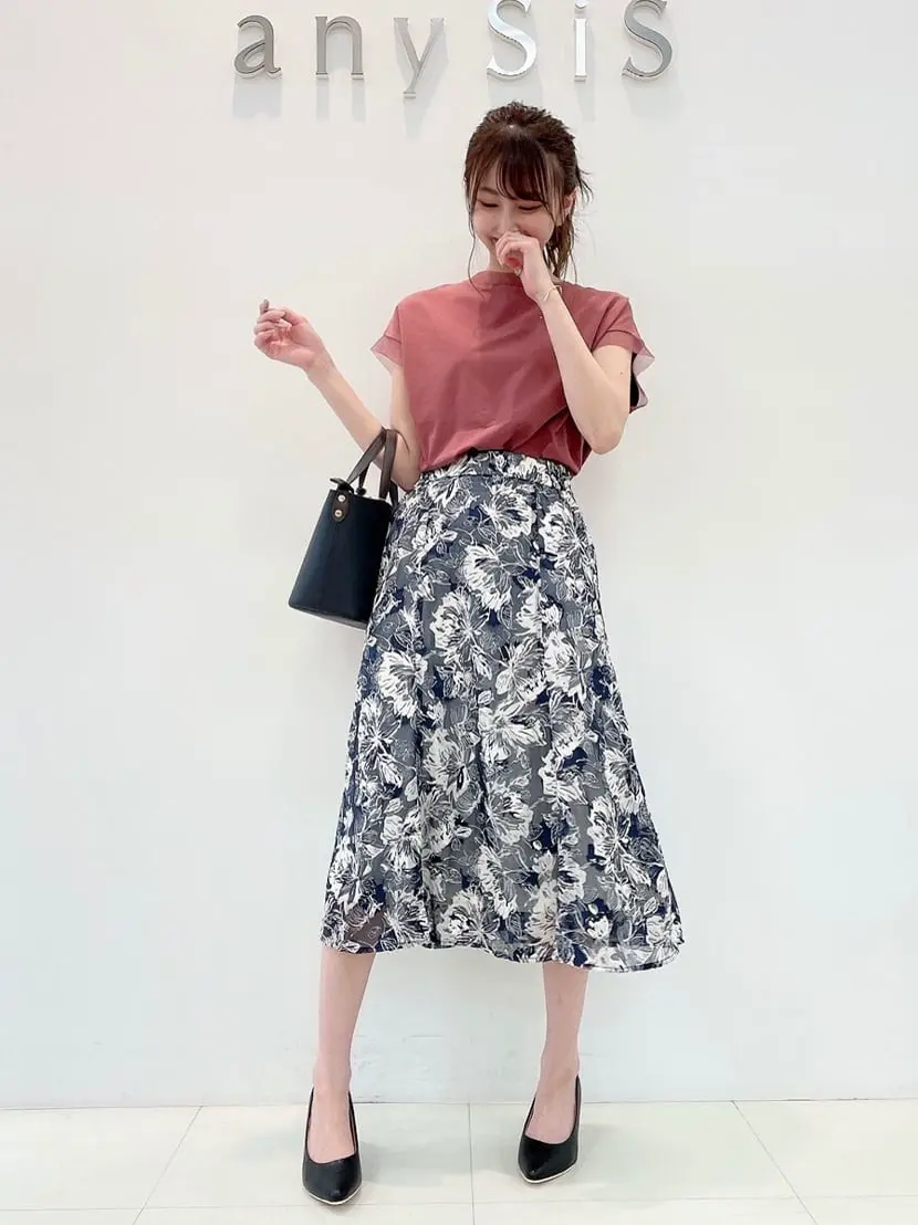 ANY SIS スタッフ コーディネート画像