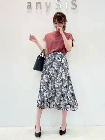 ANY SIS スタッフ コーディネート画像