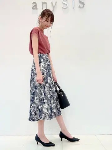 ANY SIS スタッフ コーディネート画像