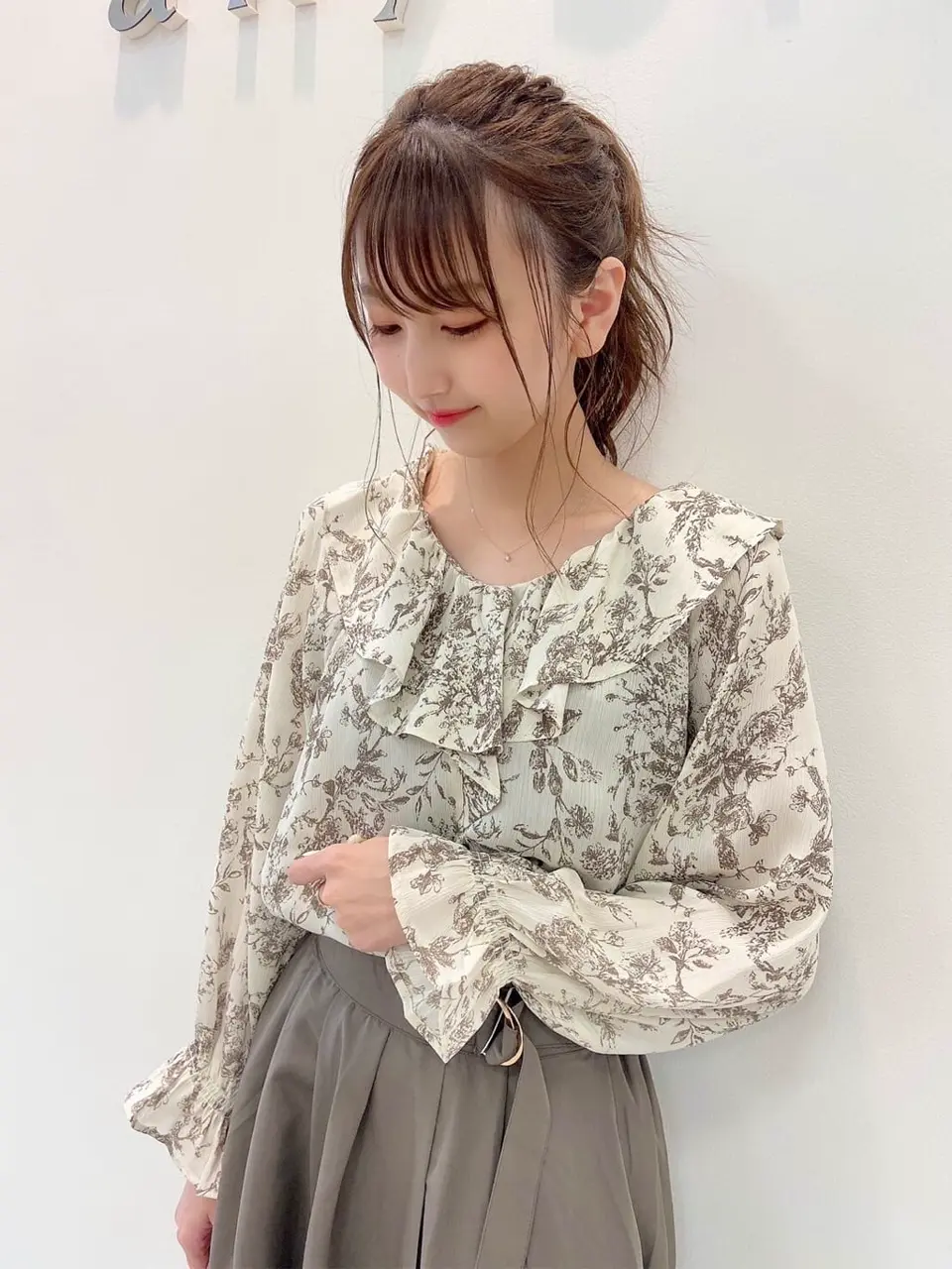 ANY SIS スタッフ コーディネート画像