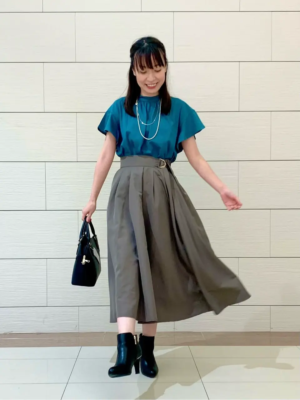 ANY SIS スタッフ コーディネート画像