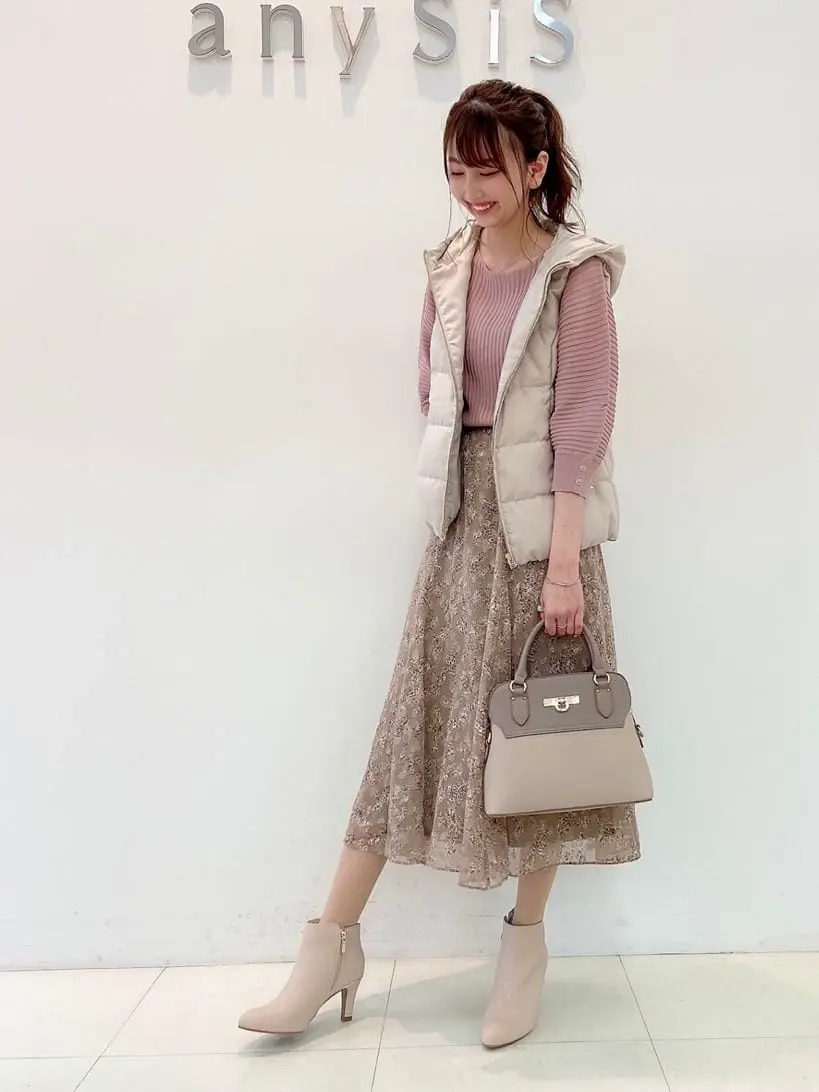 ANY SIS スタッフ コーディネート画像