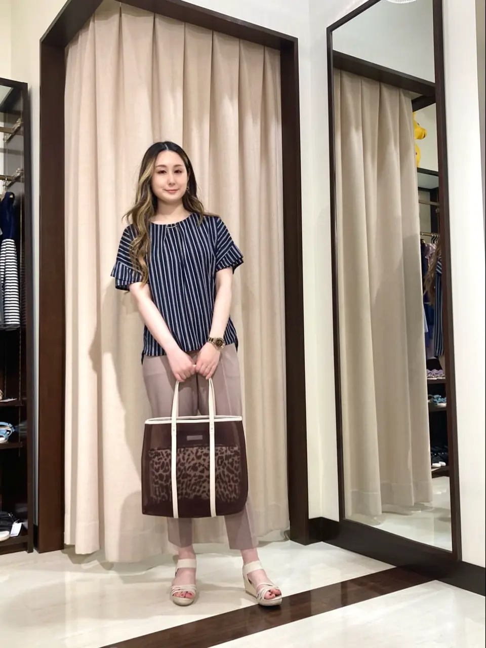 ANY SIS STAFF コーディネート画像