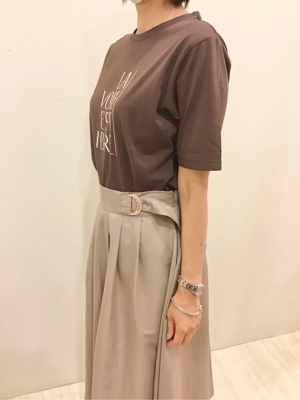 ANY SIS 藤森 コーディネート画像