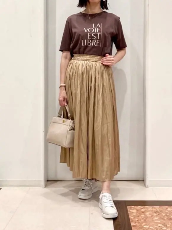 ANY SIS スタッフ コーディネート画像