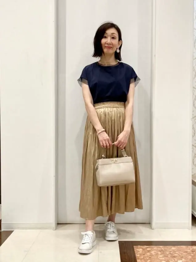 ANY SIS スタッフ コーディネート画像