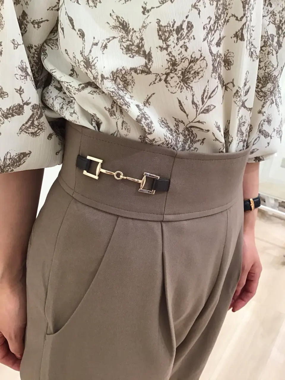 ANY SIS スタッフ コーディネート画像