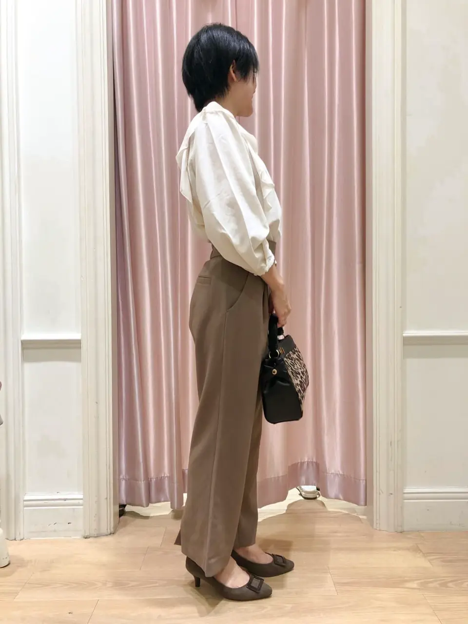 ANY SIS スタッフ コーディネート画像