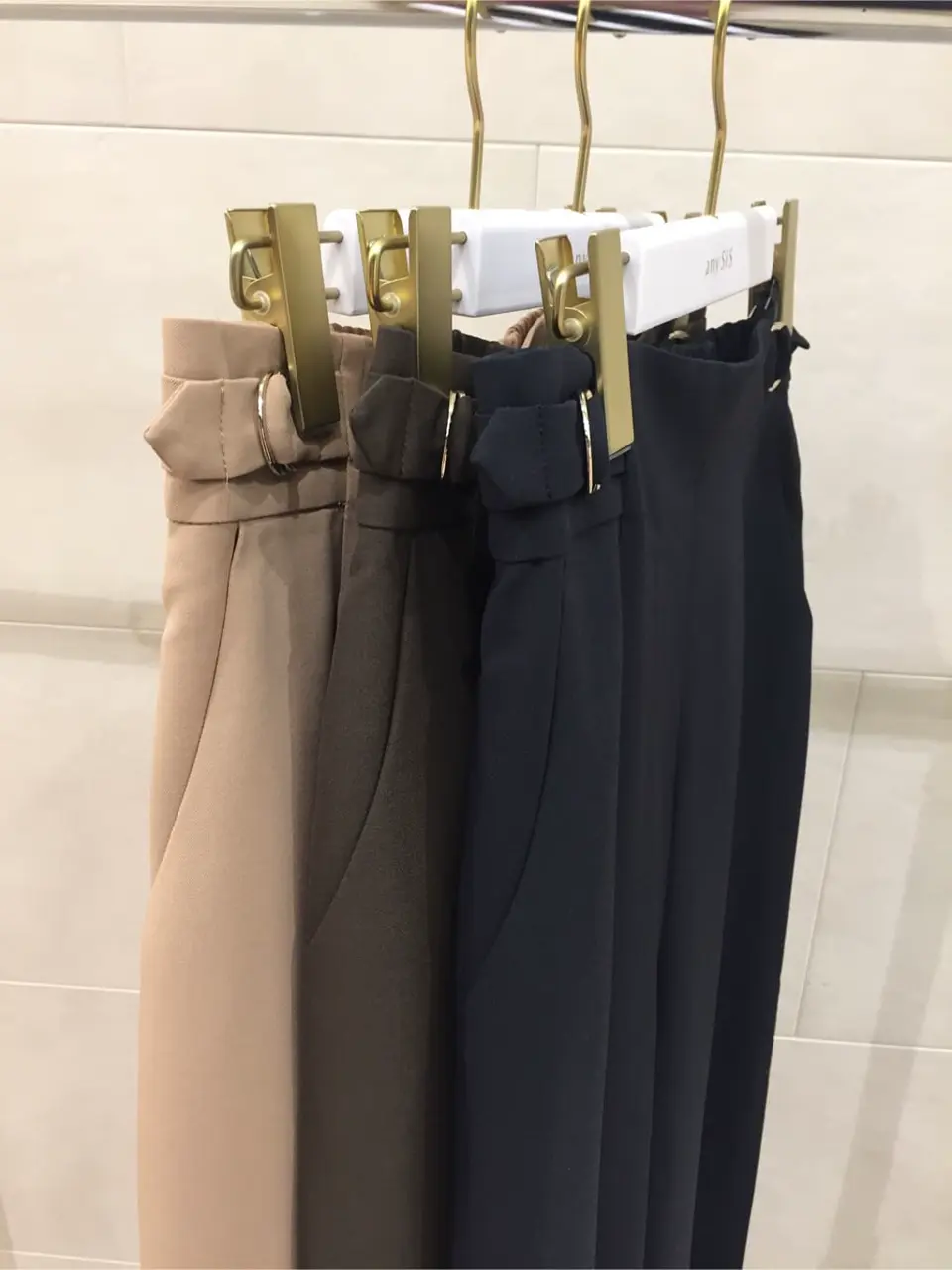 ANY SIS 髙橋 コーディネート画像