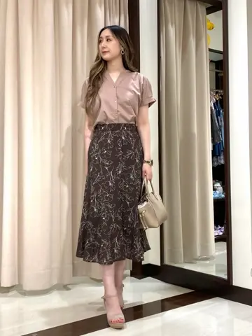 ANY SIS STAFF コーディネート画像