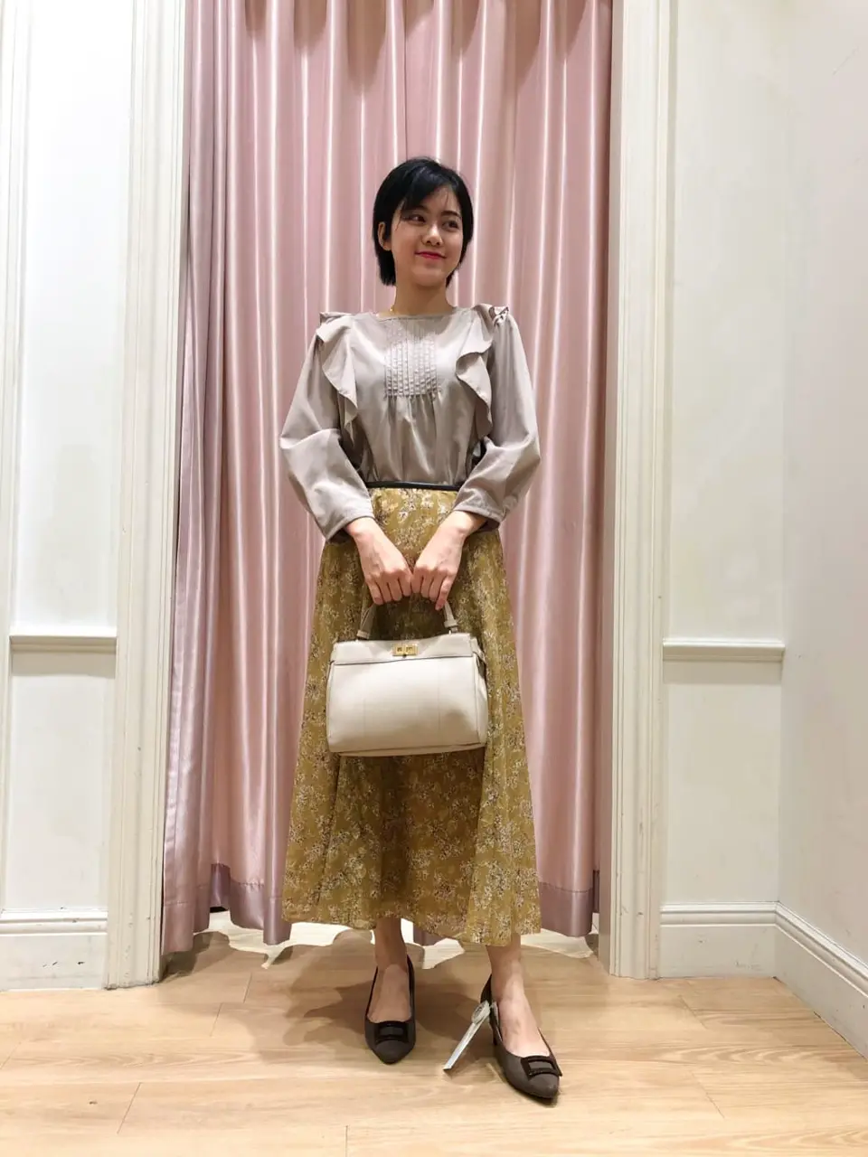 ANY SIS スタッフ コーディネート画像