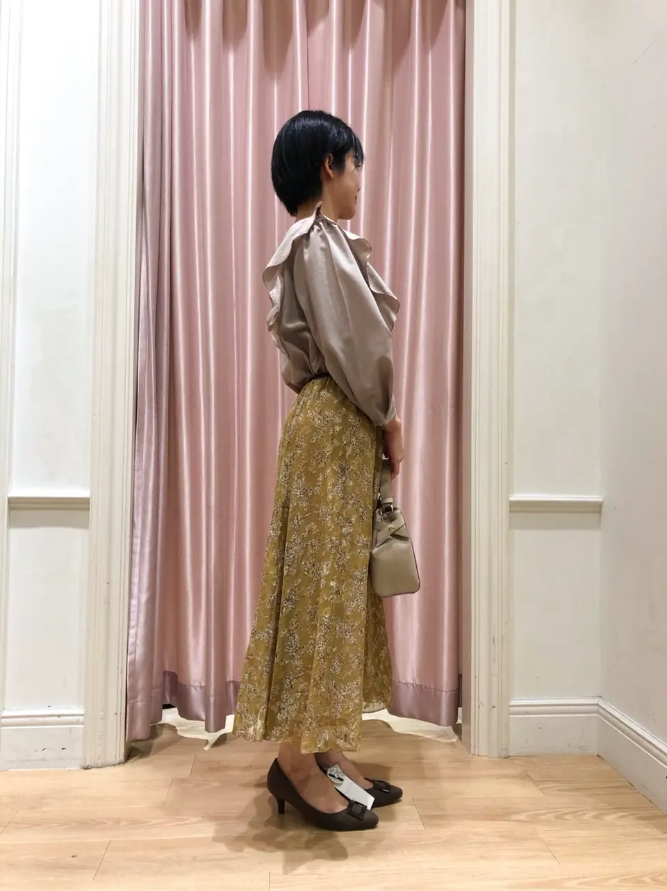 ANY SIS スタッフ コーディネート画像