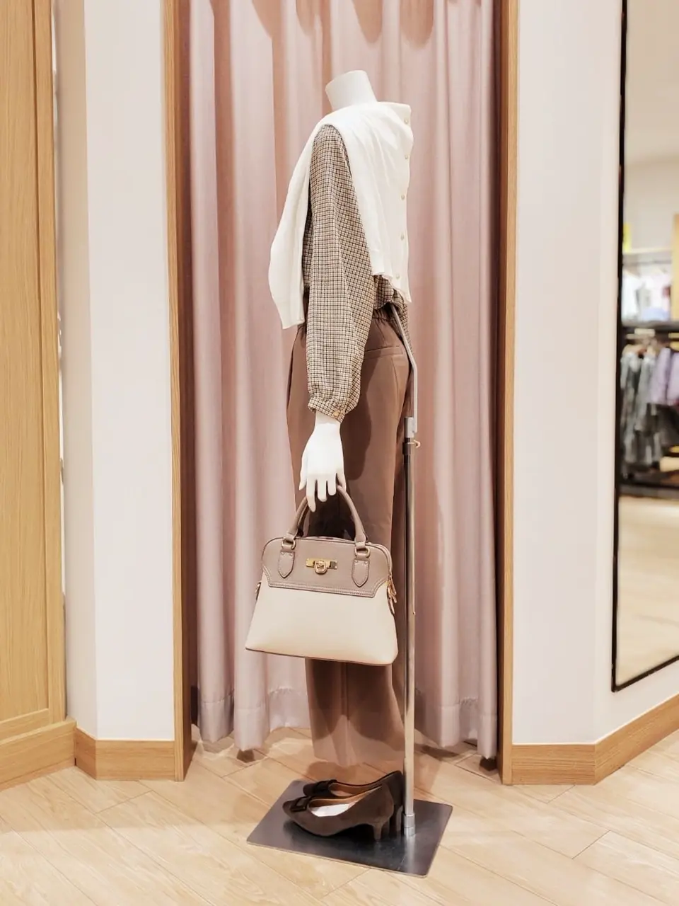 ANY SIS 岩田 コーディネート画像