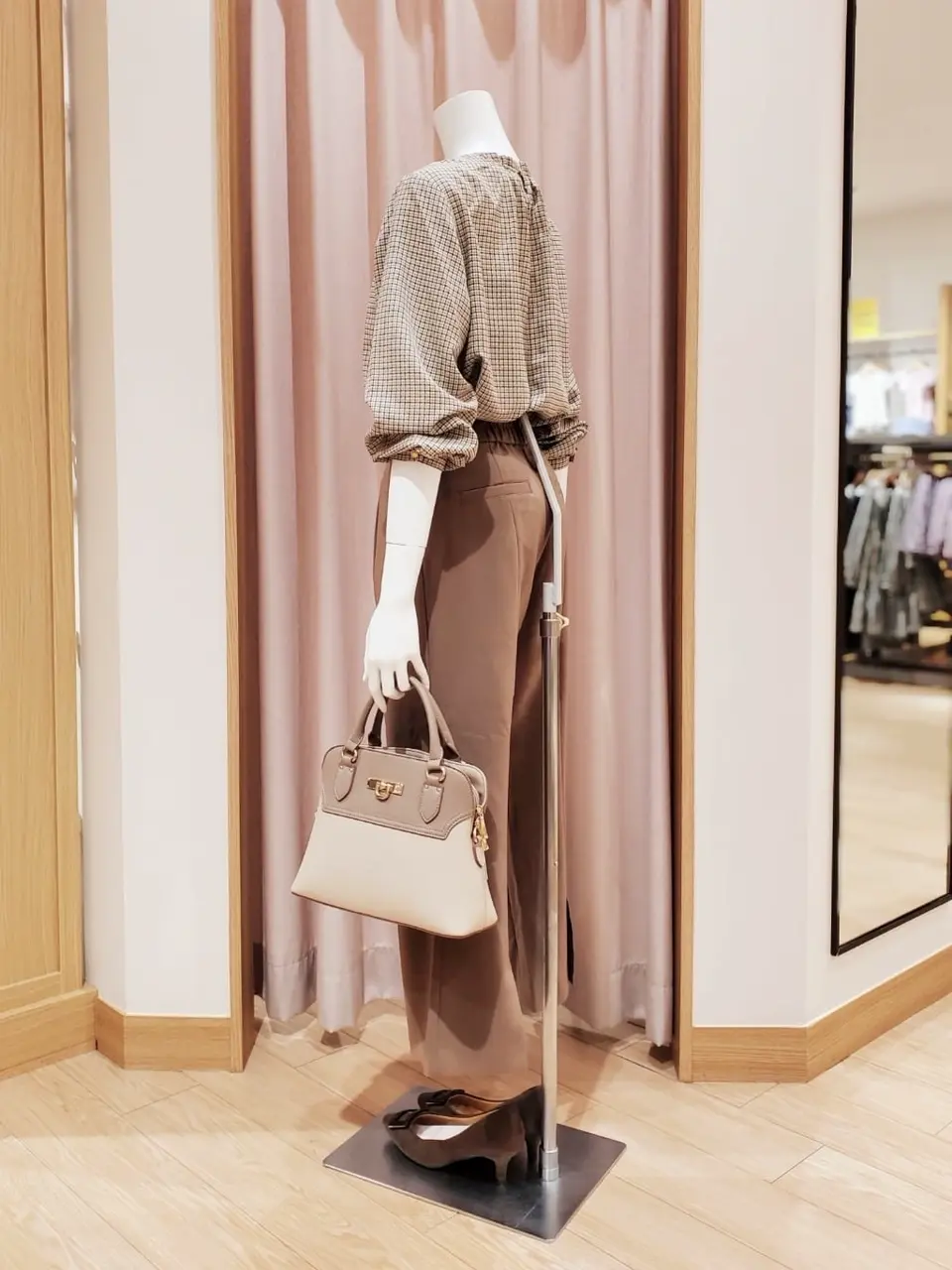 ANY SIS 岩田 コーディネート画像