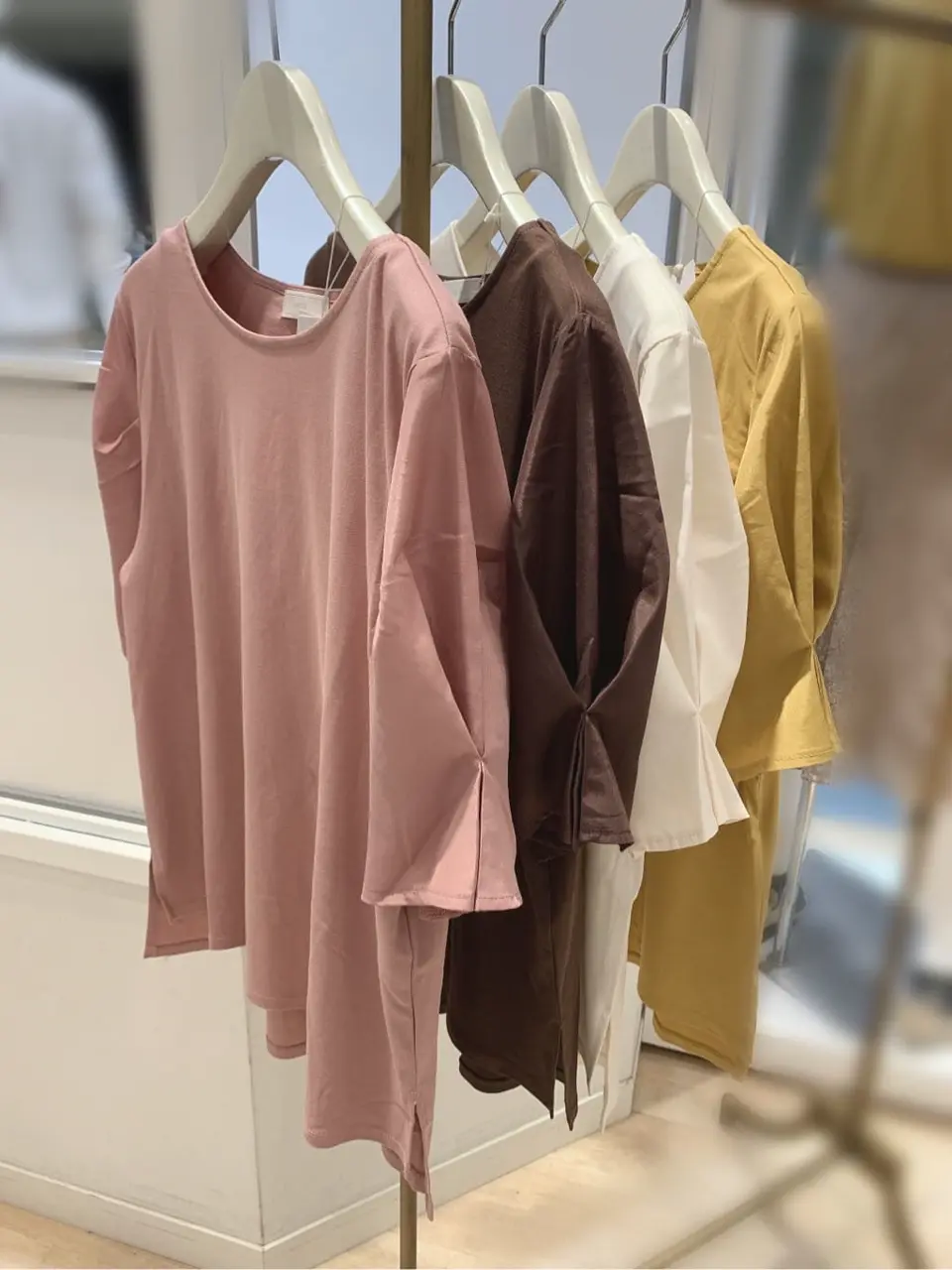 ANY SIS 新井 コーディネート画像