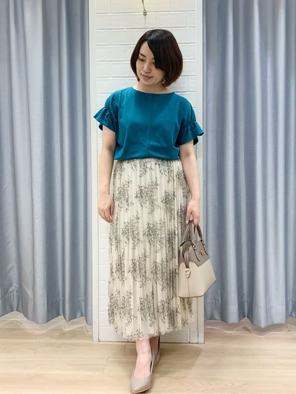 ANY SIS 丸岡 コーディネート画像