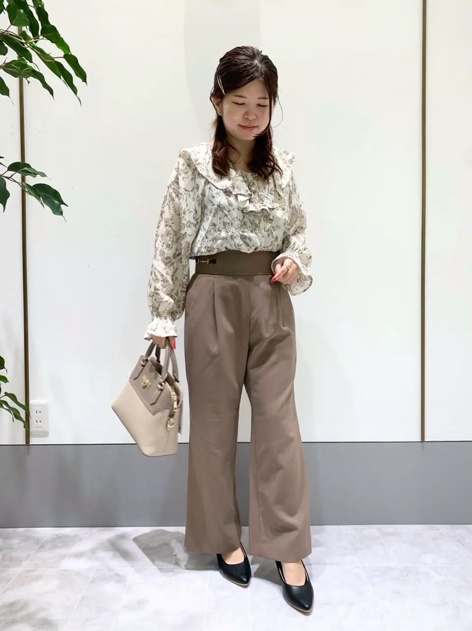 ANY SIS スタッフ コーディネート画像