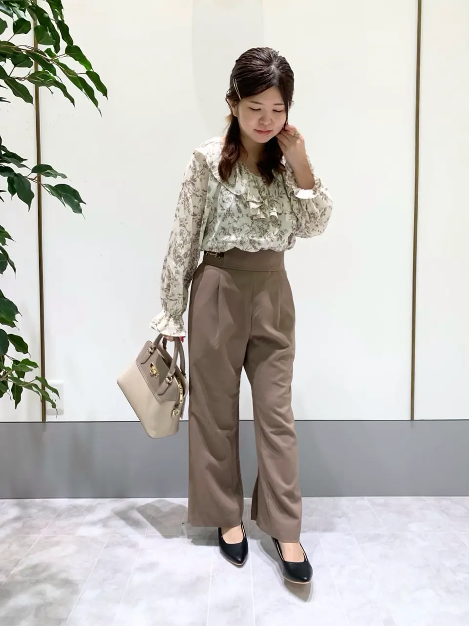 ANY SIS スタッフ コーディネート画像