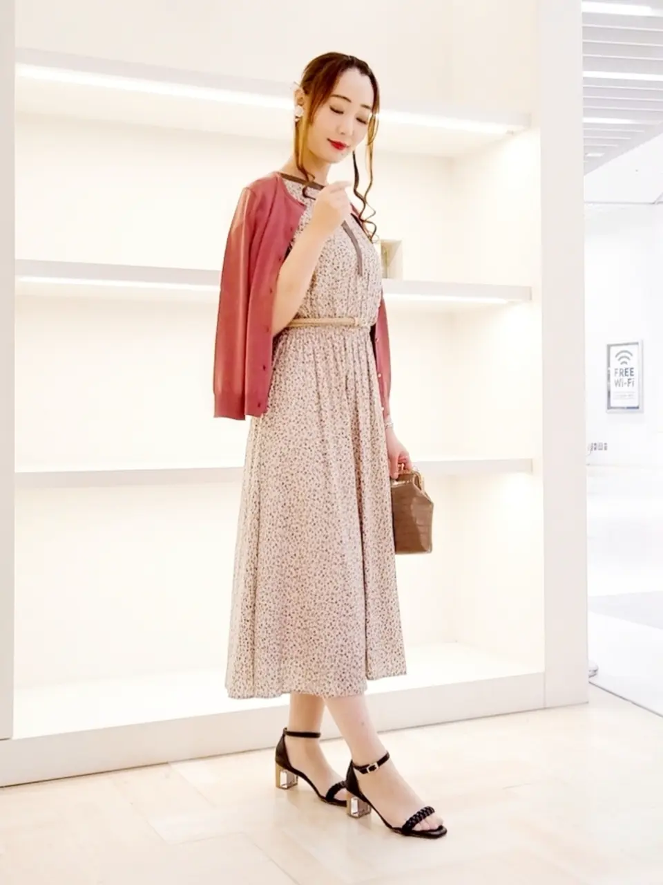 ANY SIS 福本 加奈 コーディネート画像