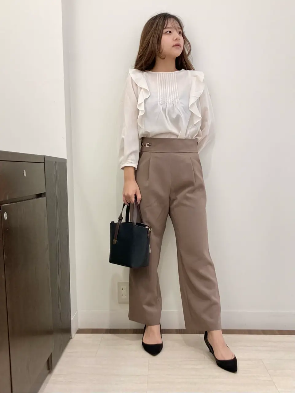 ANY SIS スタッフ コーディネート画像